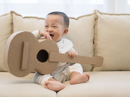 Kenalkan 7 Alat Musik Tradisional yang Dipetik Ini kepada Si Kecil yuk Bun