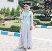 [FORUM] Berniat untuk pakai kebaya wisuda model dress begini enggak?
