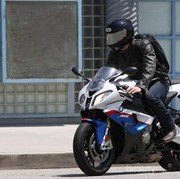 [FORUM] Boncengan motor sama cowok yang bukan muhrim dosa gak sih?