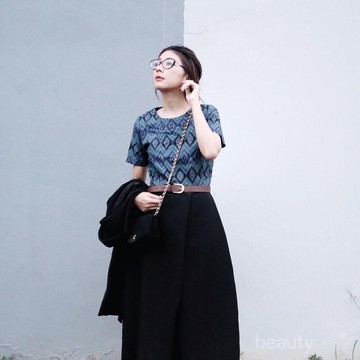 4 Inspirasi Model Batik Modern yang Bikin Kamu Senang Mengenakannya Ke Mana-mana