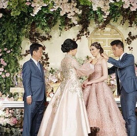 Ternyata Ini Fakta Souvenir dan Doorprize Pernikahan Pasangan Crazy Rich Surabaya