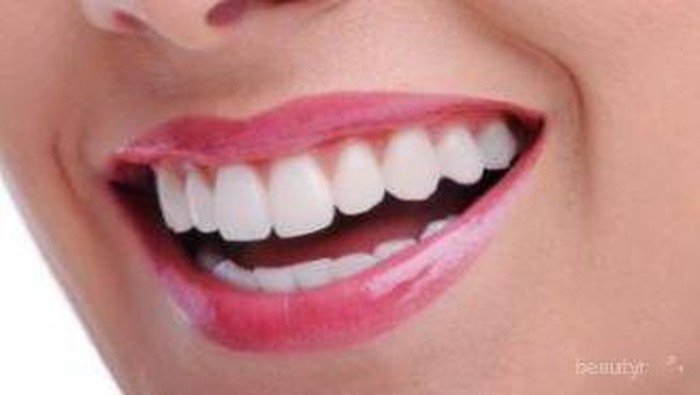 Bahan-Bahan Makanan yang Dapat Membuat Gigi Putih Alami