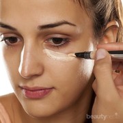Wajib Punya, Ini 5 Rekomendasi Concealer Murah yang Bagus dengan Harga Terjangkau