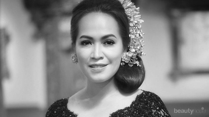 4 Rancangan Vera Kebaya, Bikin Gaya Elegan Bak Artis Papan Atas