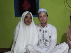 Ngapel ke Keluarga Pacar di Pulau Rajuni Sulsel, WN Rusia Dinikahkan Warga
