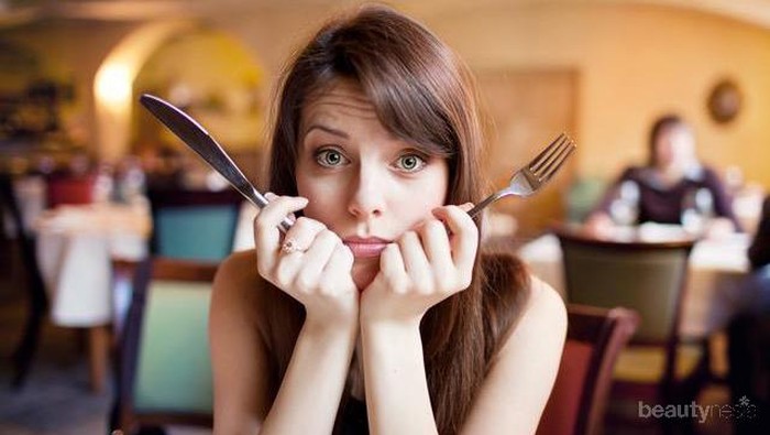 Cara Makan Seperti Ini Ternyata Bikin Pria Ilfil!