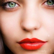 Tips Memilih dan Menggunakan Lipstik Untuk Wanita Berbibir Tebal