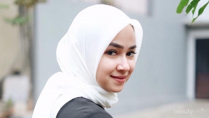 [FORUM] Pede nggak pakai hijab warna putih gitu?