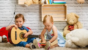 ALAT MUSIK TRADISIONAL YANG DIPETIK