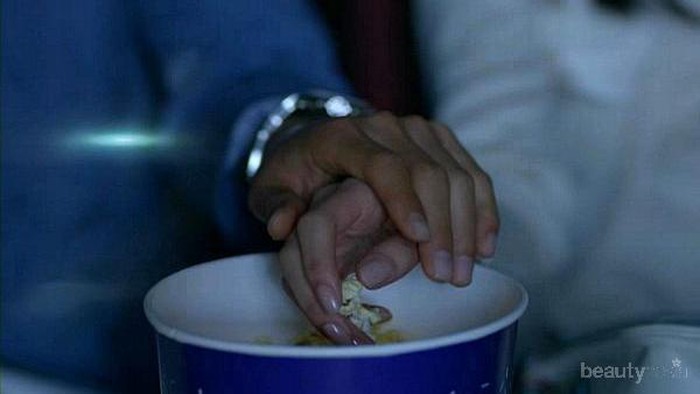 Tips Memikat Hati Pria Saat Kencan di Bioskop