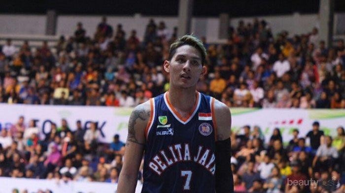 [FORUM] kalian lebih suka cowo pemain sepak bola atau pemain basket?