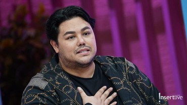 img-title Berduka Ayah Meninggal Dunia, Ivan Gunawan Minta Tak Diganggu