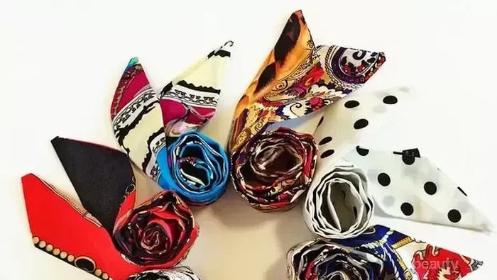 Tips Tampil Dewasa dan Chic Dengan Scarf Ala Tahun 70an