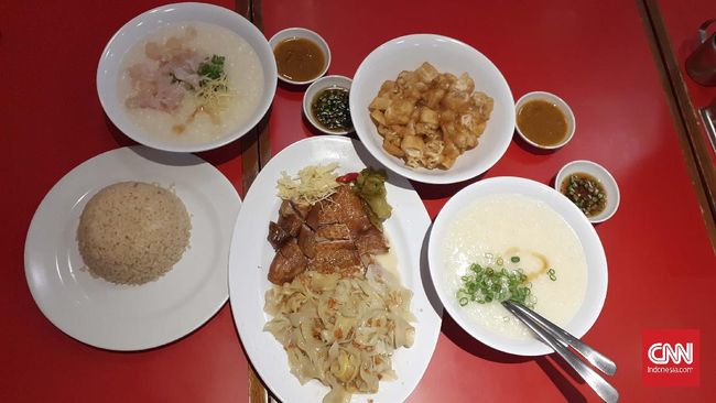 Bubur ayam adalah salah satu hidangan pilihan saat hujan dan flu yang memusingkan. Kali ini coba santap bubur merah unik di Bubur cap Tiger.