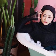 [FORUM] Rachel Vennya Kayanya Pengen Keluarin Produk Hijab Anti Air Nih