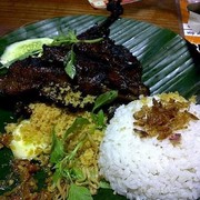 Nikmatnya Menyantap Bebek di Bebek Kaleyo