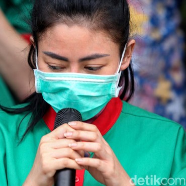 Sambil Menangis, Vitalia Sesha Ucapkan Permintaan Maaf