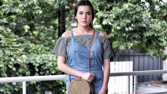 Saatnya Mix and Match Tas Rotan Kekinian dengan Berbagai Fashion Andalan Kamu