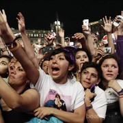 [FORUM] Sebel deh Kalo Ada Orang Rekam Video Pas Nonton Konser, Mau Dibikin Bajakannya Mba?