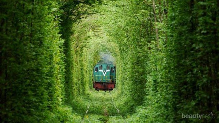 Terowongan Cinta, Tempat Paling Cocok untuk Mengisi Ulang Kekuatan Cintamu