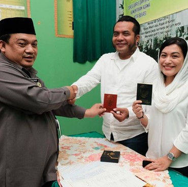 Harmonisnya Istri Pertama & Kedua Erix 'Soekamti', Eh Ahmad Dhani Terseret