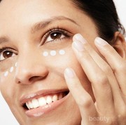 Rekomendasi 5 Concealer Murah Berkualitas yang Tak Bikin Kantong Jebol