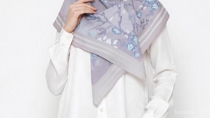 Rekomendasi Tutorial Hijab Segi Empat, Gak Melulu Dililit ke Belakang!