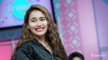 img-title Jawaban Ayu Ting Ting tentang Perjodohan dengan Didi Riyadi