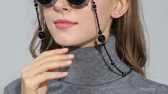 [FORUM] Kamu masih mau gak pakai kacamata tali yang menggantung gitu?