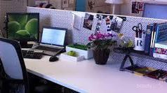 Benda-Benda sebagai Mood Booster yang Wajib Ada di Meja Kerja