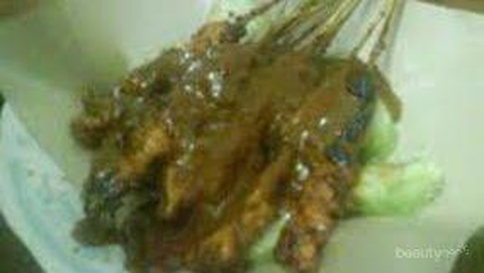 Nikmatnya Mencicipi Sate Daging Ayam Barokah