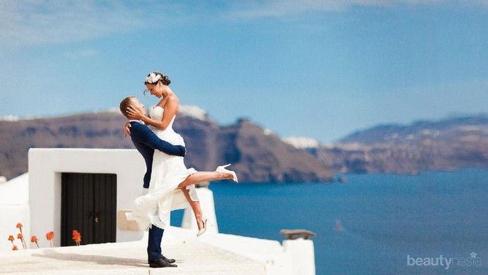 Santorini, Destinasi Bulan Madu Paling Romantis Sedunia