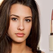 Pilihan Lipstik Berwarna Nude untuk Tampilan Natural