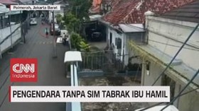 VIDEO: Pengendara Tanpa SIM Tabrak Ibu Hamil