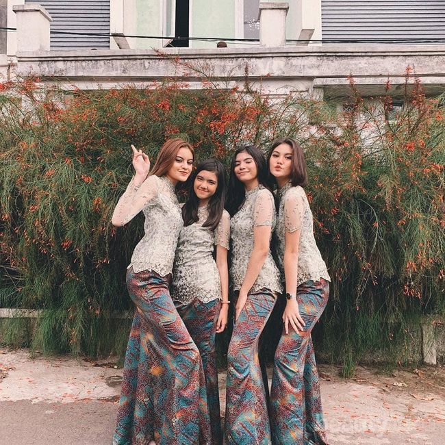 4 Model Baju Kebaya untuk Lamaran Ini Sedang Banyak Diincar Para Wanita