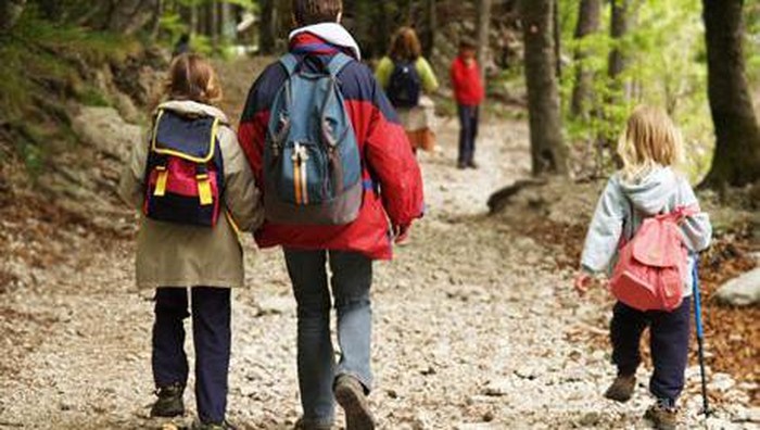 Tips Hiking yang Menyenangkan Bersama Buah Hati
