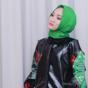 Gak Susah Kok, Begini Cara Atasi Ketombe untuk Hijabers!