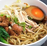 5 Tempat Makan Mie Pangsit Terenak di Surabaya
