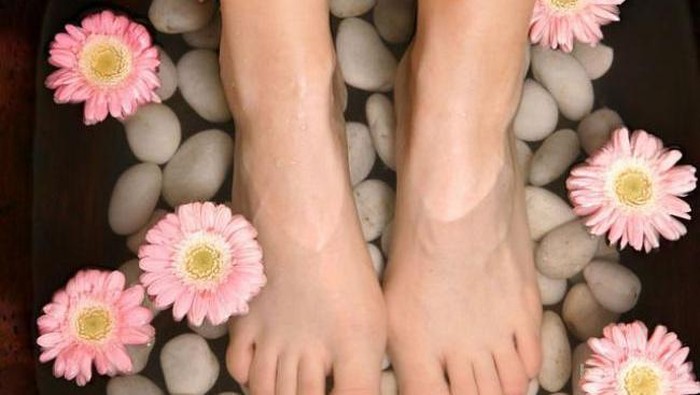 Manfaatkan 6 Bahan Dapur Ini Untuk Dapatkan Tumit Cantik