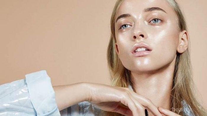 Kulit Berminyak Saat Bangun Tidur? Mungkin 5 Faktor Ini Penyebabnya