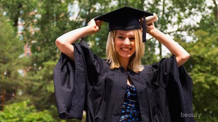 Inspirasi Dress cantik untuk Wisuda