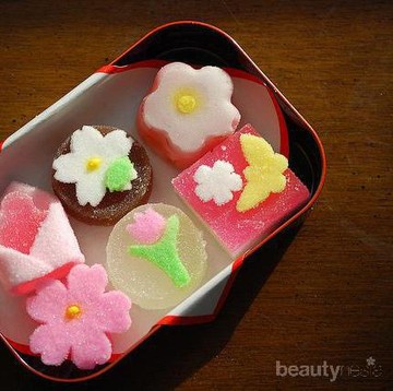 img-title Menikmati Wagashi, Jajanan Tradisional Jepang yang Indah Dipandang