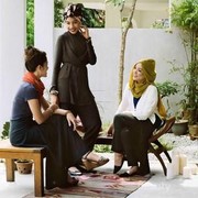 Kolaborasi Unik nan Elegan Uniqlo dan Hana Tajima