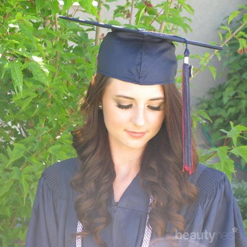 Tips Gaya Rambut Wanita Modern Saat Wisuda