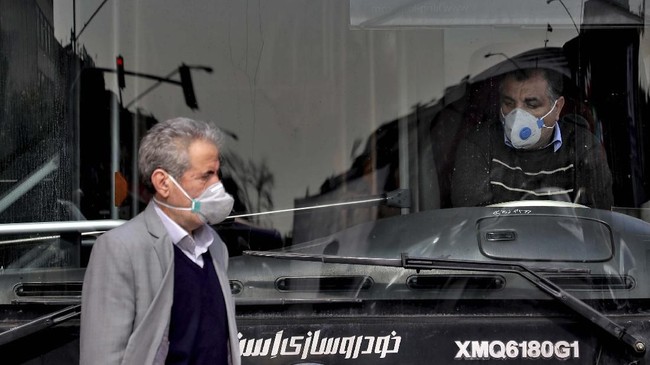 Tingkat penularan dan kematian Covid-19 akibat virus corona di Iran tergolong tinggi, sehingga pemerintah memilih membebaskan narapidana.