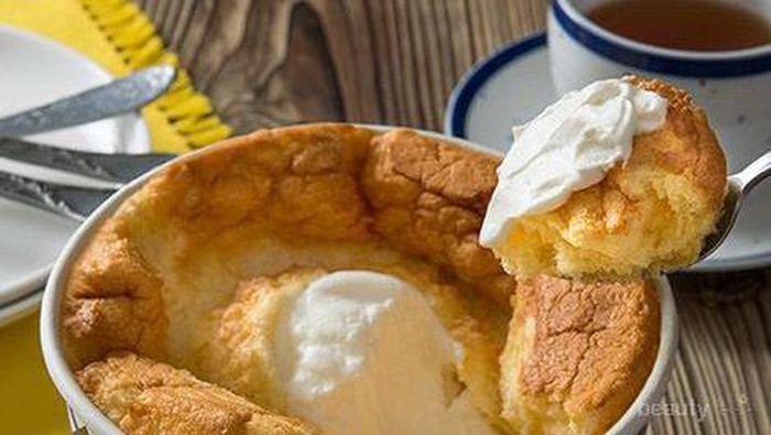 Tren Makan Chiffon Cafe Dengan Sendok dari Jepang