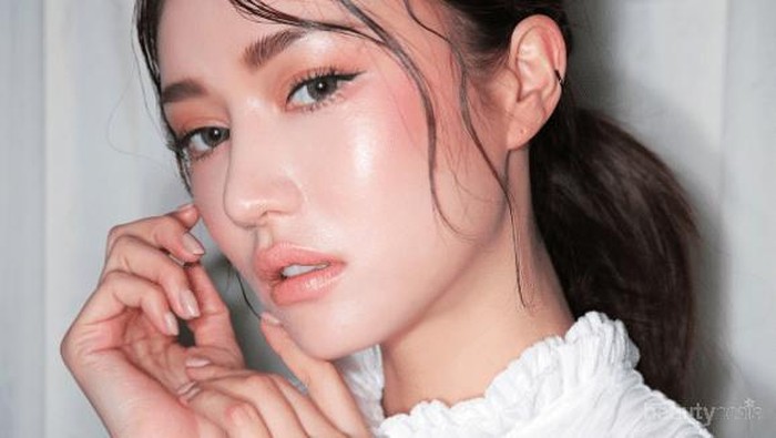 Toner Ini Ternyata Jadi Rahasia Kulit Glowing dan Cerah untuk Si Pemilik Wajah Berjerawat