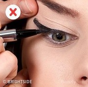 Begini Cara Memakai Eyeliner Pensil Supaya Terasa Lebih Mudah Bagi Pemula