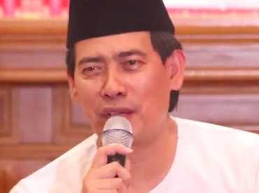 Ahmad Rifai, Pengacara Rasa Ustaz