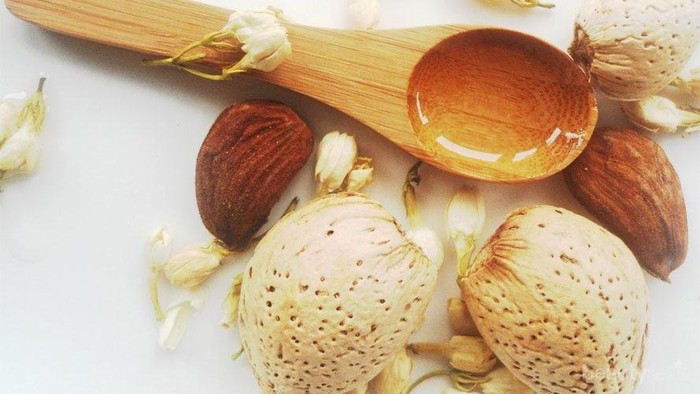 5 Manfaat Almond Oil Untuk Kecantikan